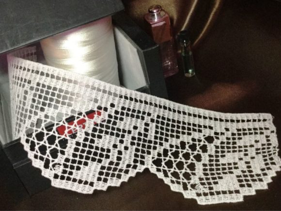 FSL Festoon Lace Set: A Designer’s Review